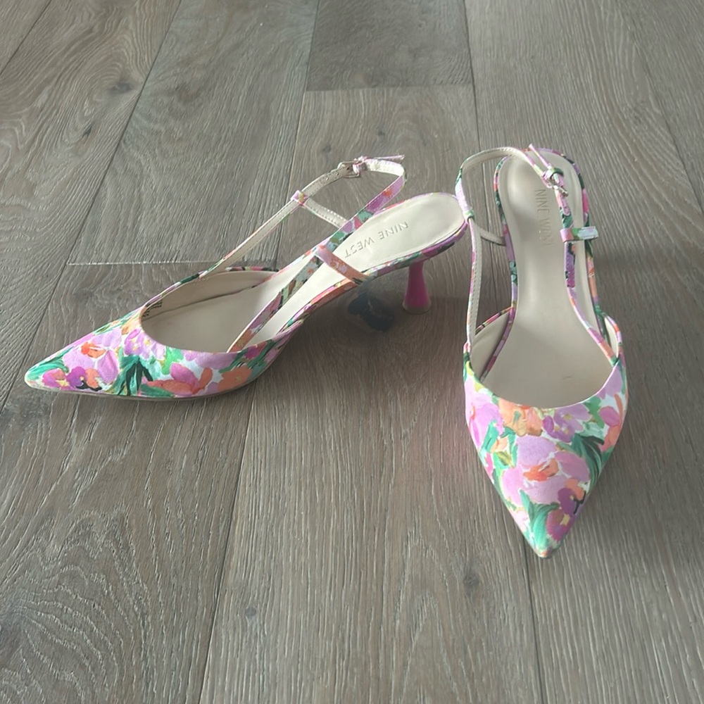Floral Kitten Heel Slingbacks - 9.5 - Picture 2 of 3